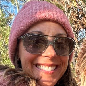 Meet your Posher, Dana